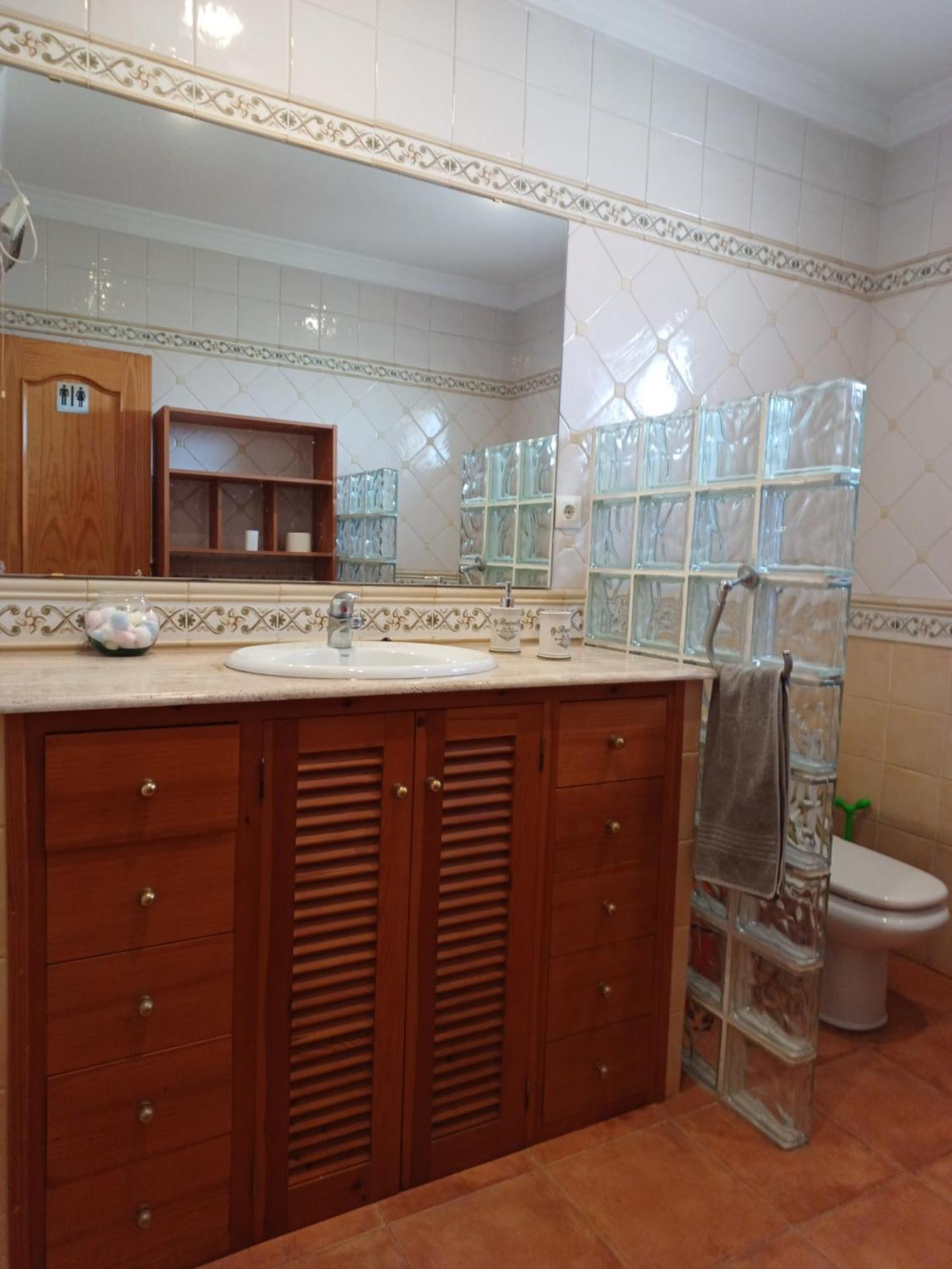 Gibraltar Views Guest house *